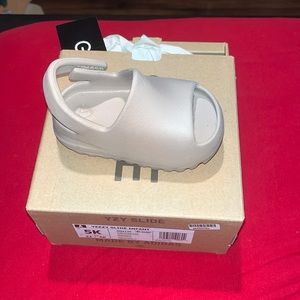 Authentic yeezy slide infant